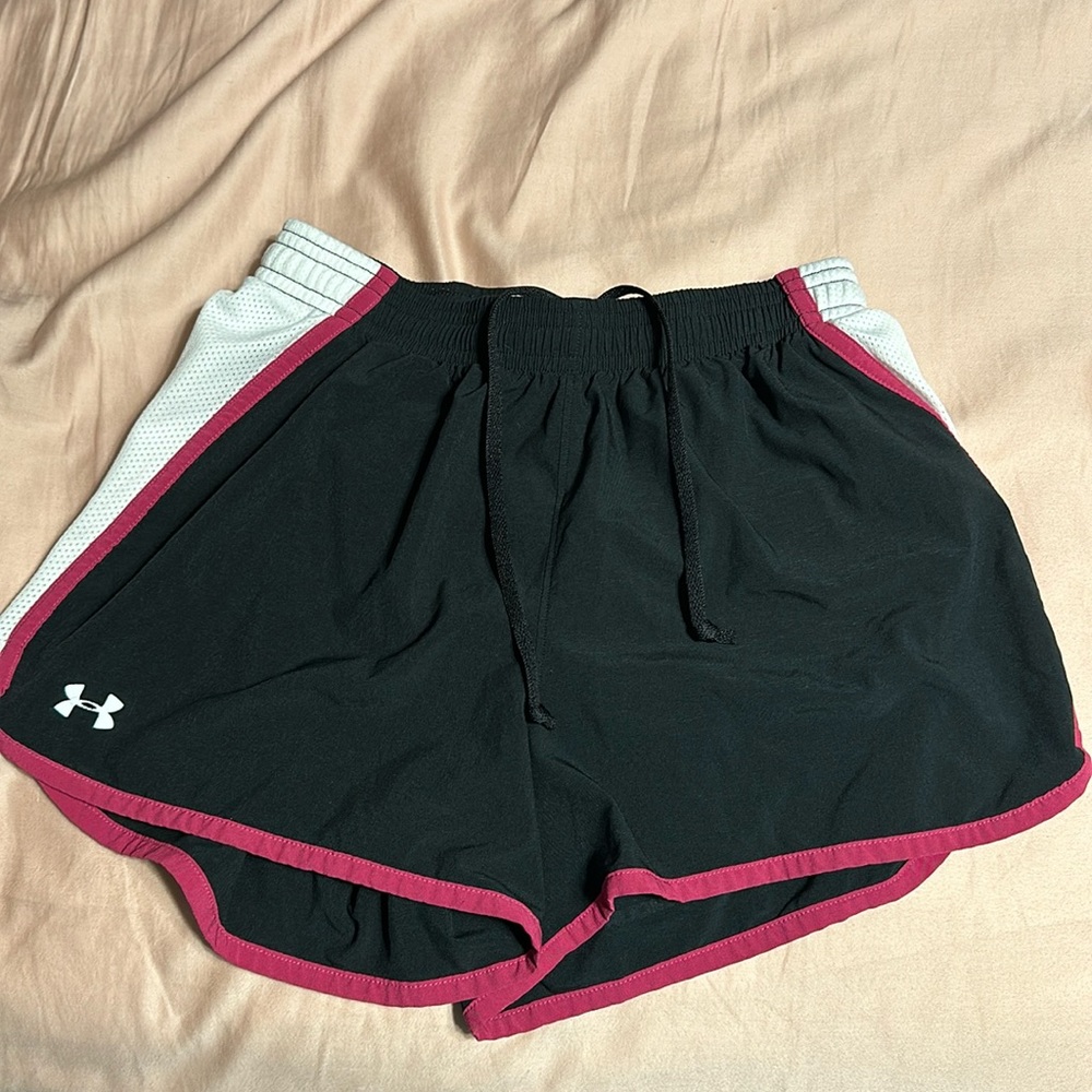 I am selling these Under Armour shorts.